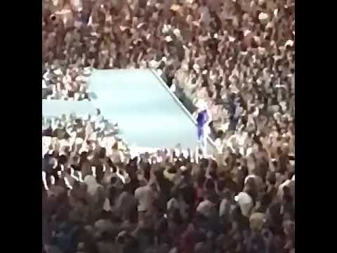 Kenny Chesney at Plug field “I Chase Reduction”- Phoenix Arizona